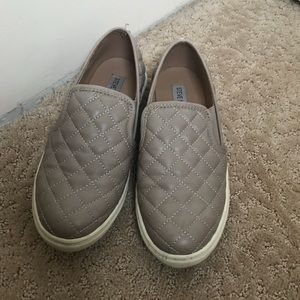 ** SOLD ** steve Madden Ecentricq slip on